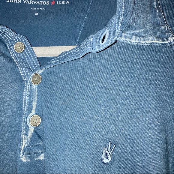 John Varvatos Men's Long Sleeve Hawke Pigment Rub Henley Shirt Blue Medium - Picture 2 of 5